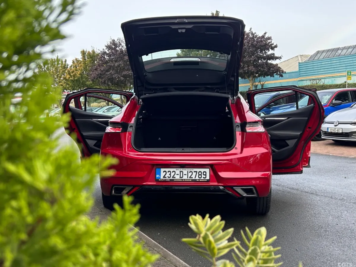 DS Automobiles DS 4 Hatchback, Petrol, 2023, Red
