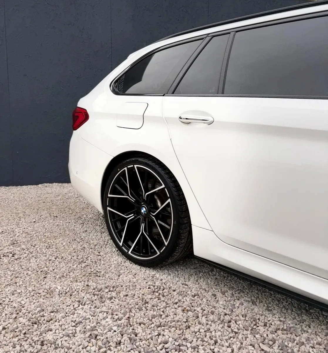 BMW 5-Series Estate, Diesel, 2017, White