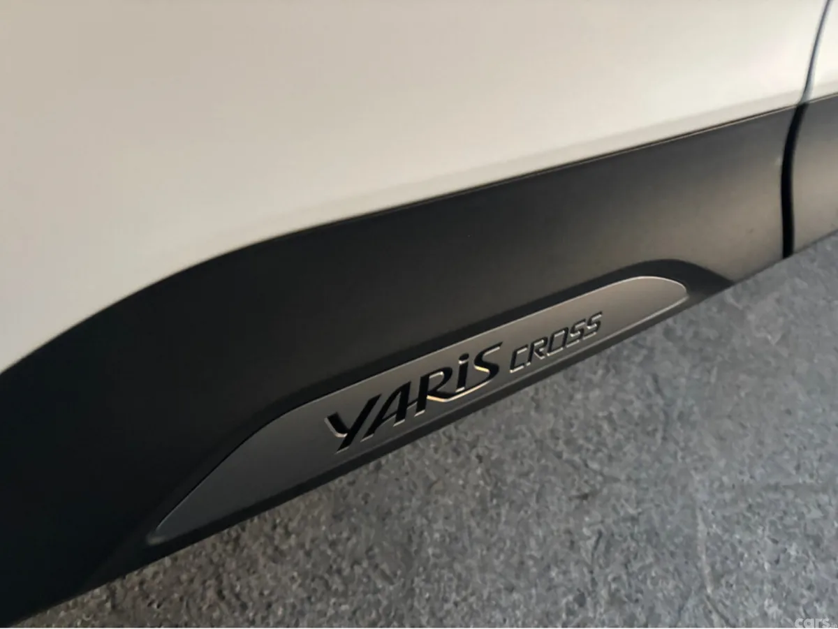 Toyota Yaris Cross Hatchback, Petrol Hybrid, 2023, White