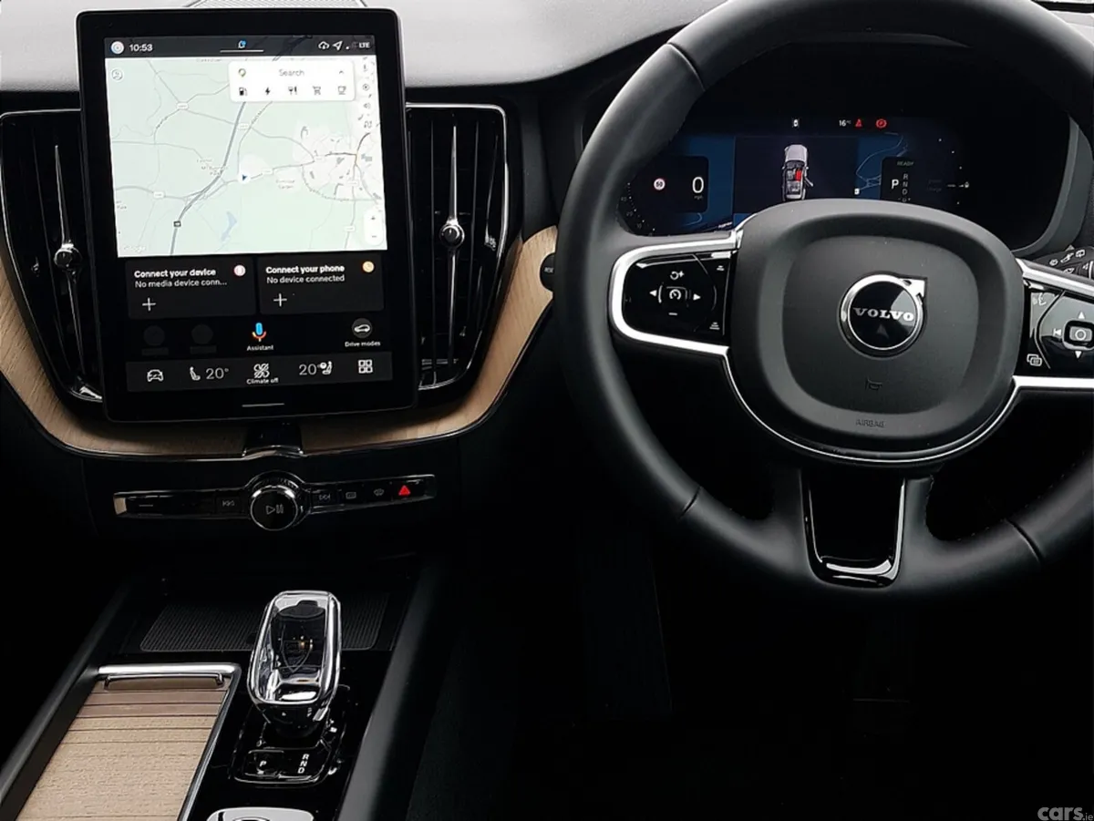 Volvo XC60 MPV, Petrol Plug-in Hybrid, 2025, Gold