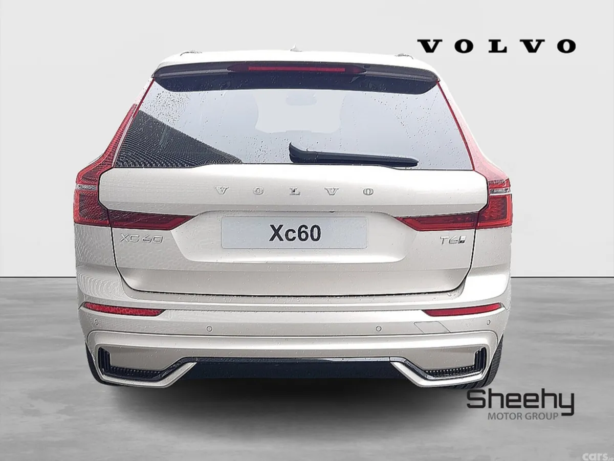 Volvo XC60 MPV, Petrol Plug-in Hybrid, 2025, Gold