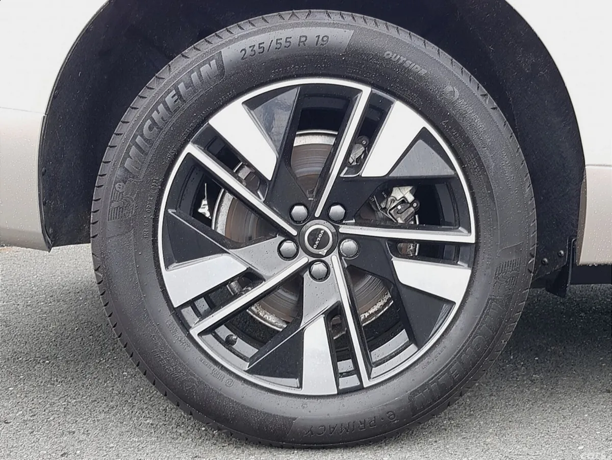 Volvo XC60 MPV, Petrol Plug-in Hybrid, 2025, Gold