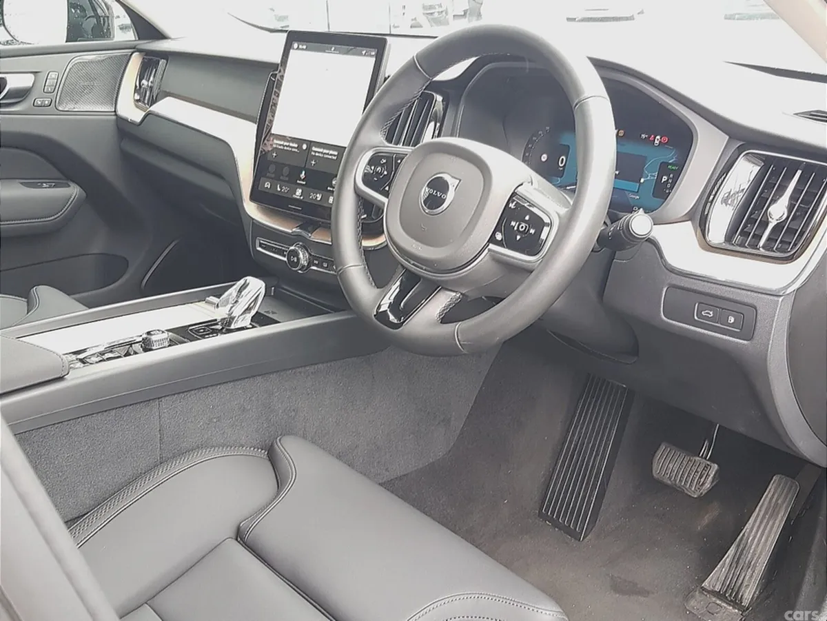 Volvo XC60 MPV, Petrol Plug-in Hybrid, 2025, Gold
