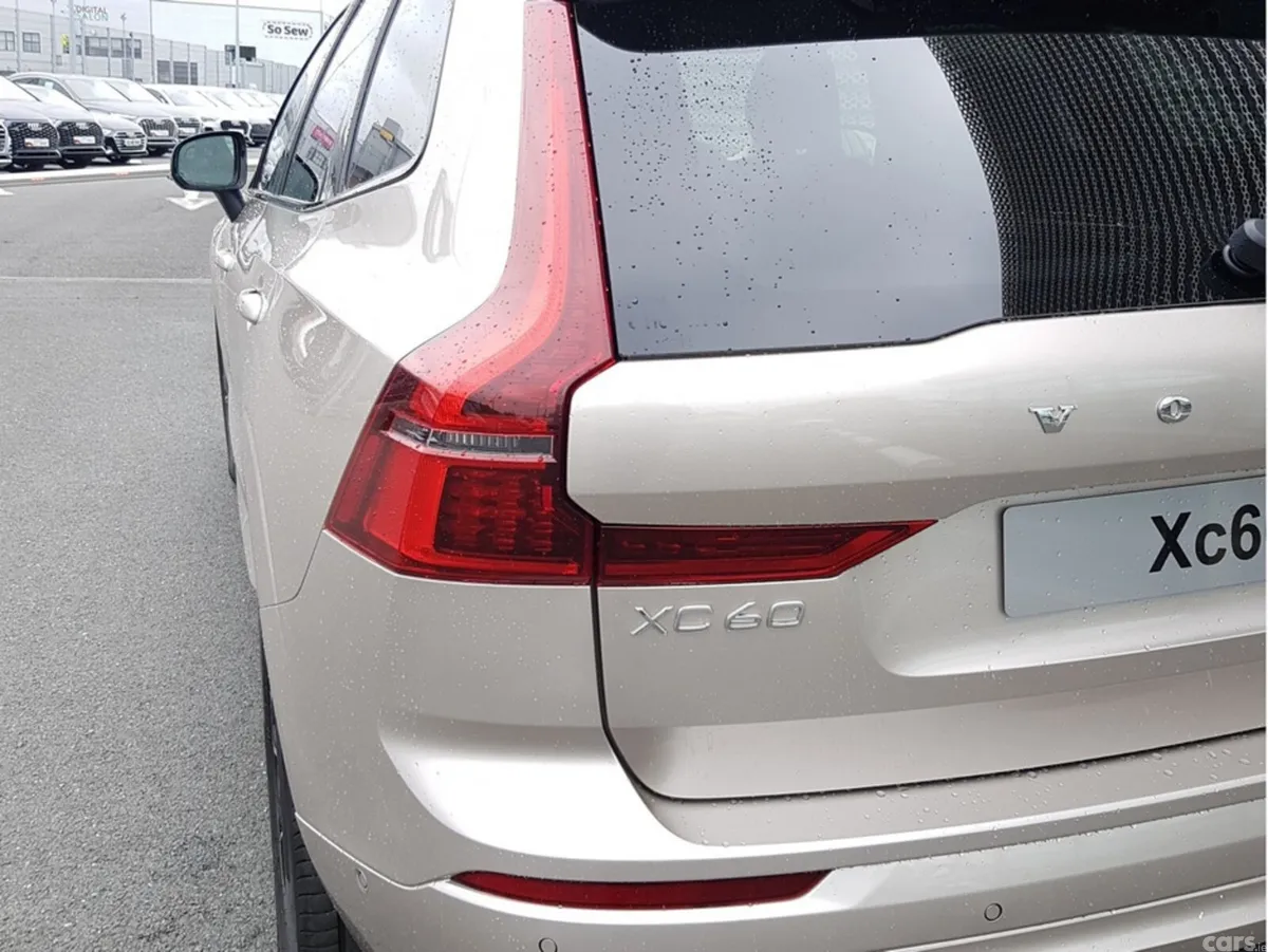 Volvo XC60 MPV, Petrol Plug-in Hybrid, 2025, Gold