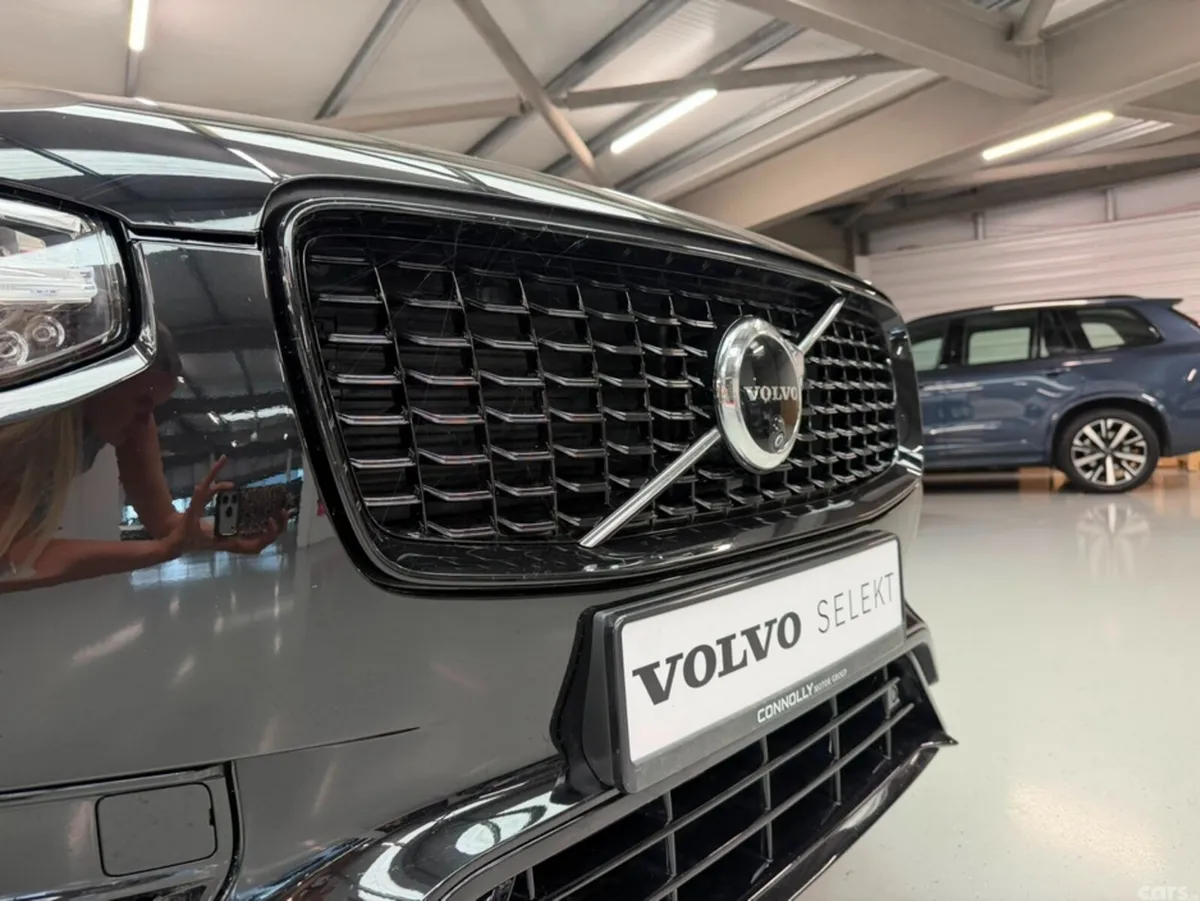 Volvo XC90 SUV, Petrol Plug-in Hybrid, 2024, Black