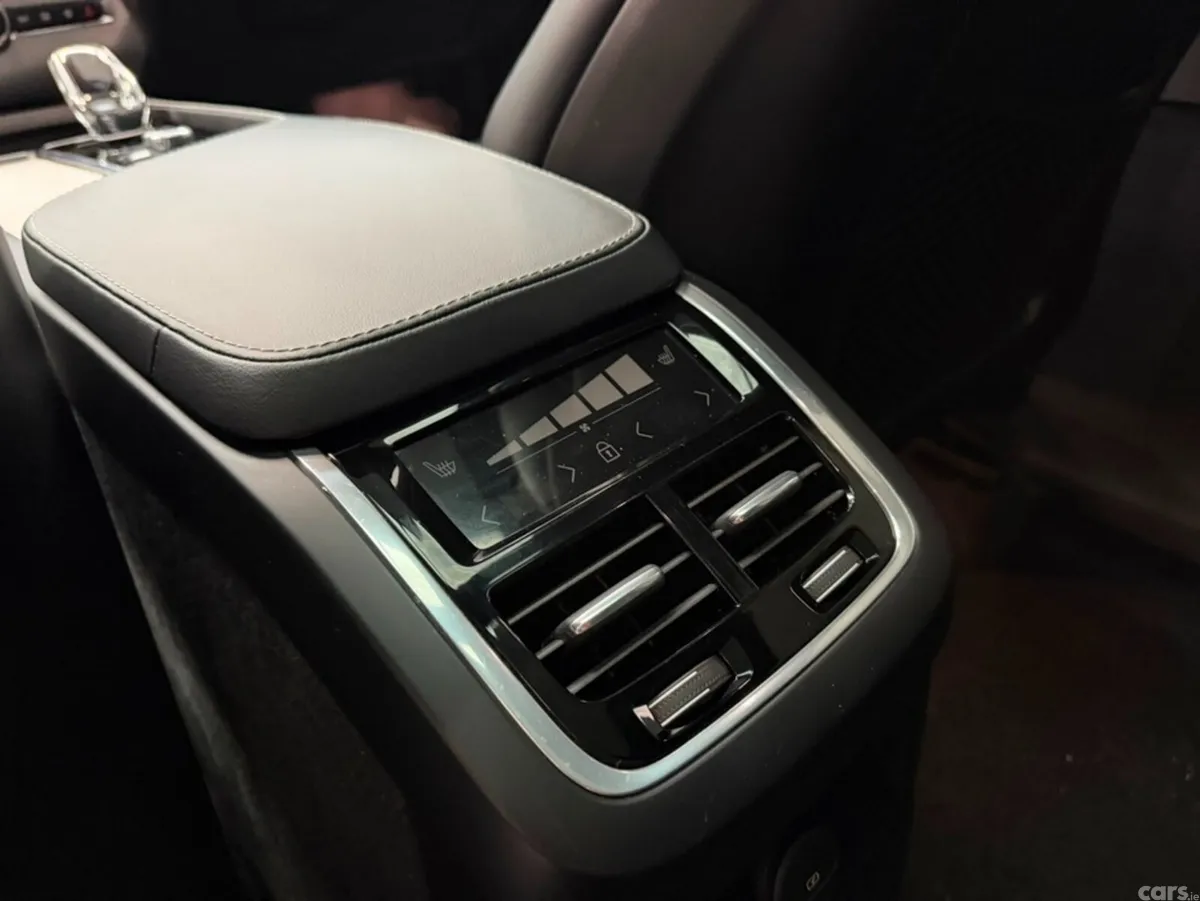 Volvo XC90 SUV, Petrol Plug-in Hybrid, 2024, Black