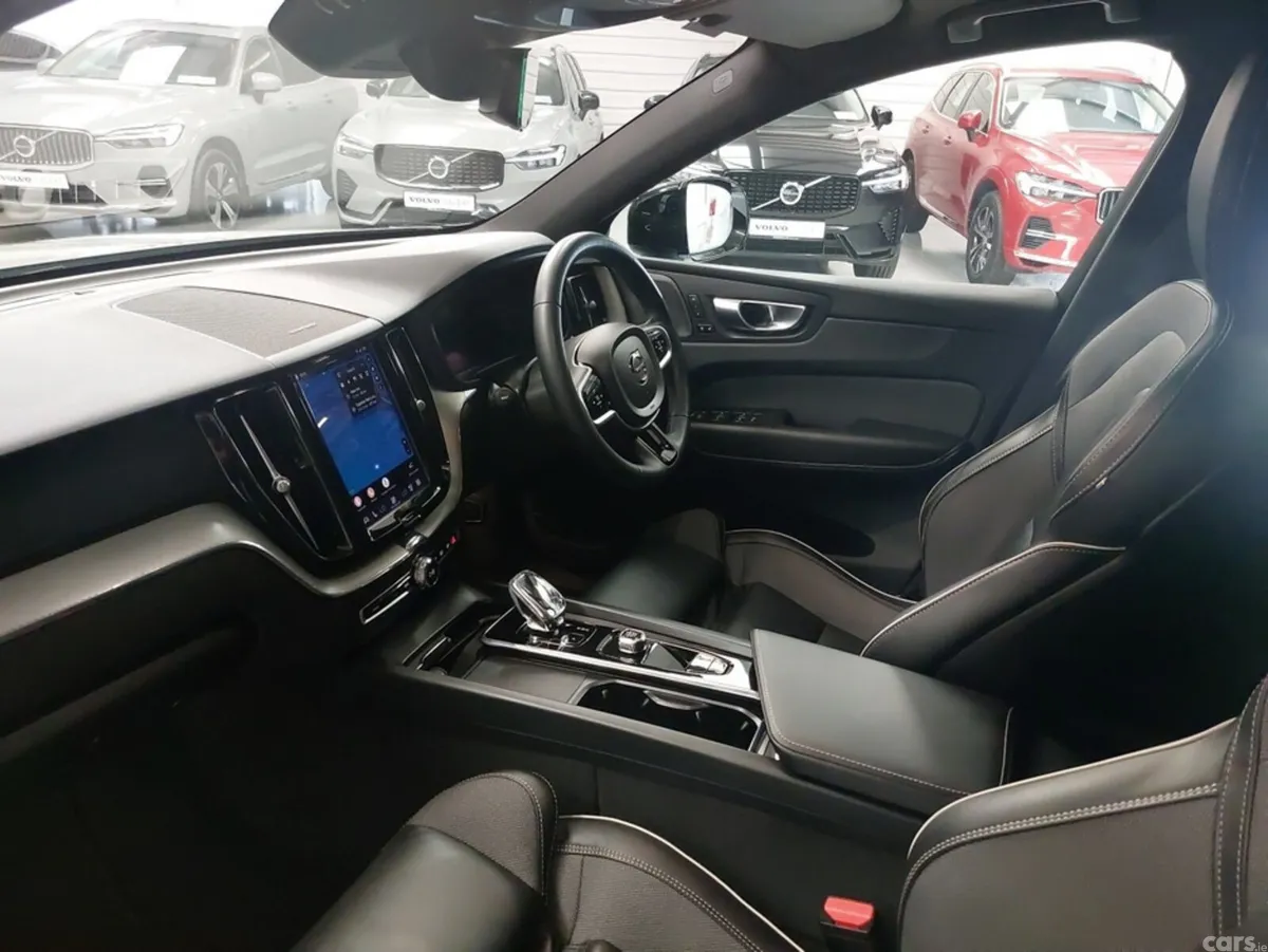 Volvo XC60 SUV, Petrol Plug-in Hybrid, 2023, White