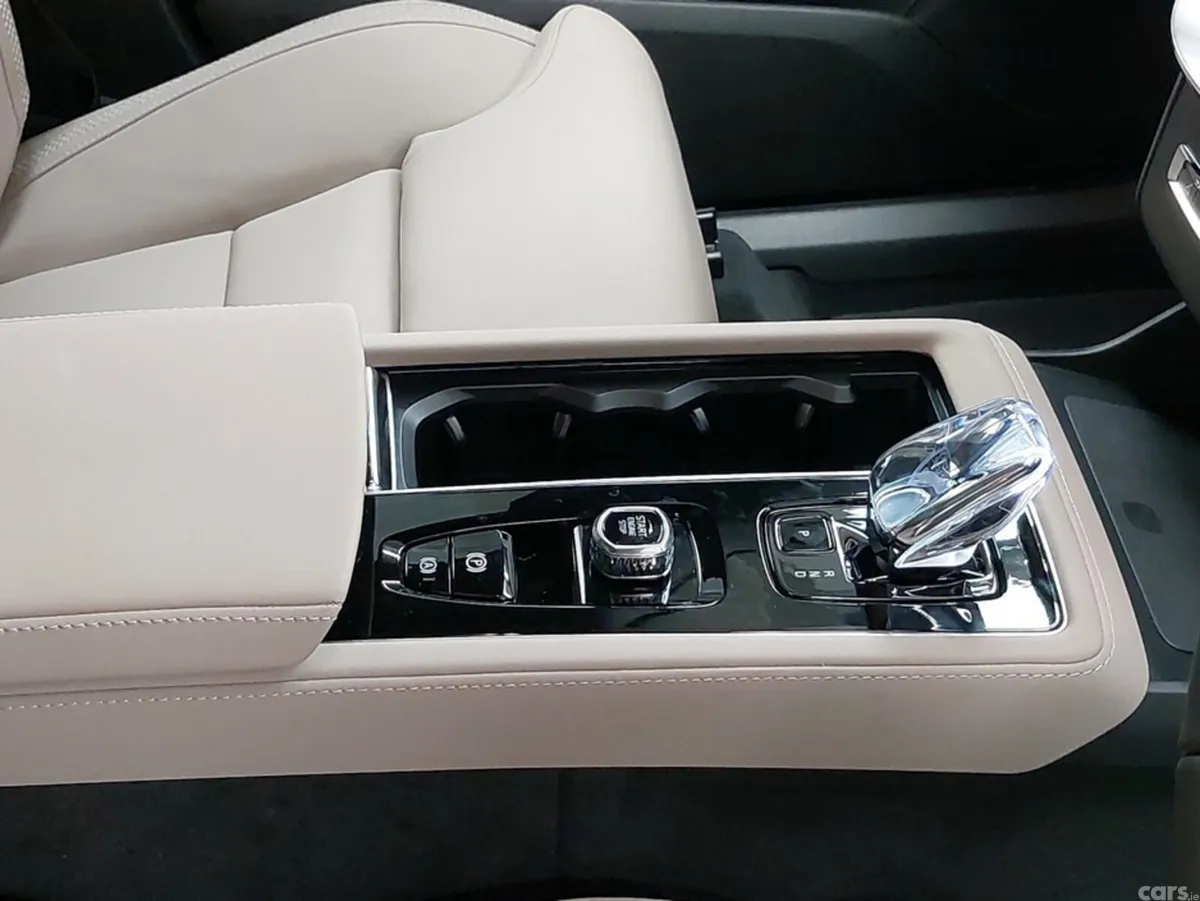 Volvo XC90 MPV, Petrol Plug-in Hybrid, 2026, Red