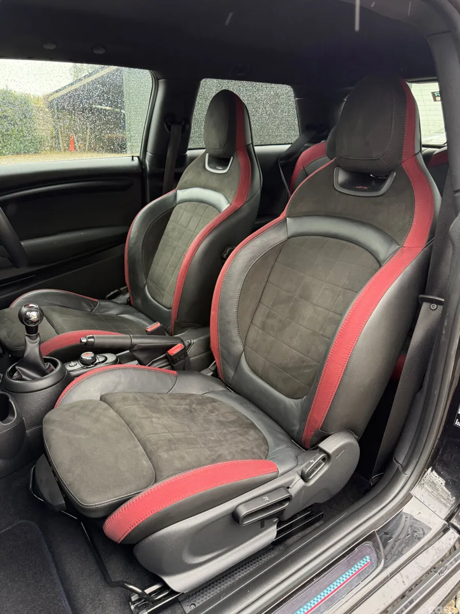 Mini Cooper Hatchback, Petrol, 2019, Black