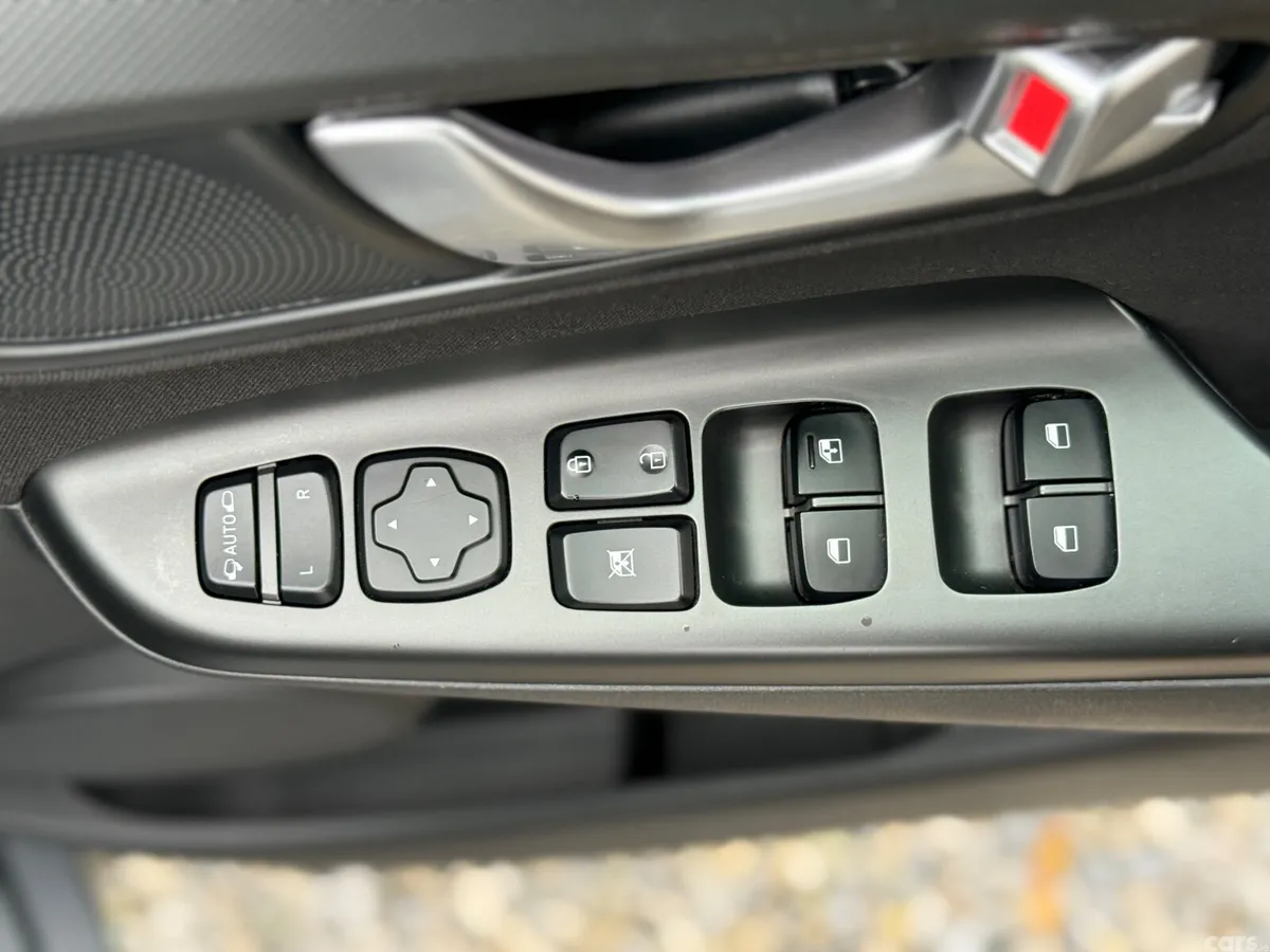 Hyundai KONA MPV, Petrol, 2022, Grey