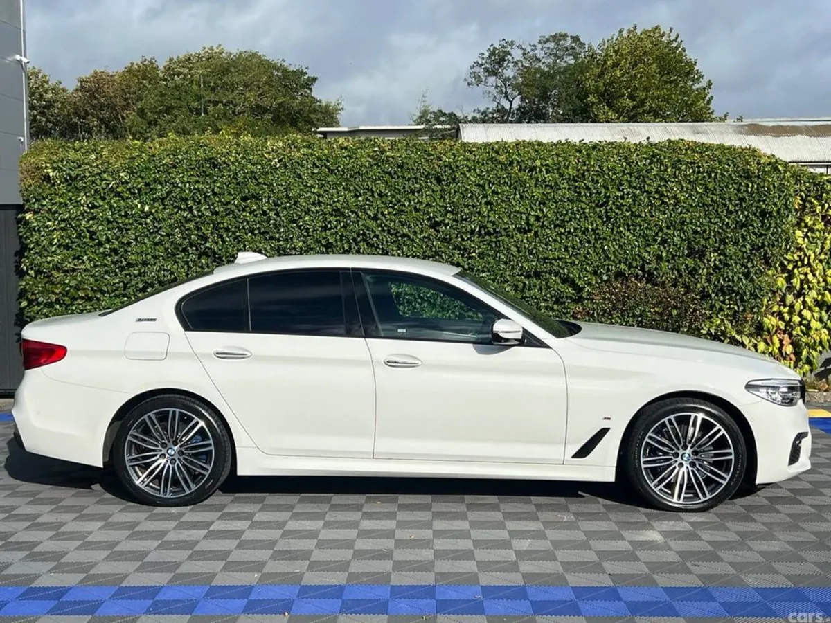 BMW 5-Series Saloon, Petrol Plug-in Hybrid, 2017, White