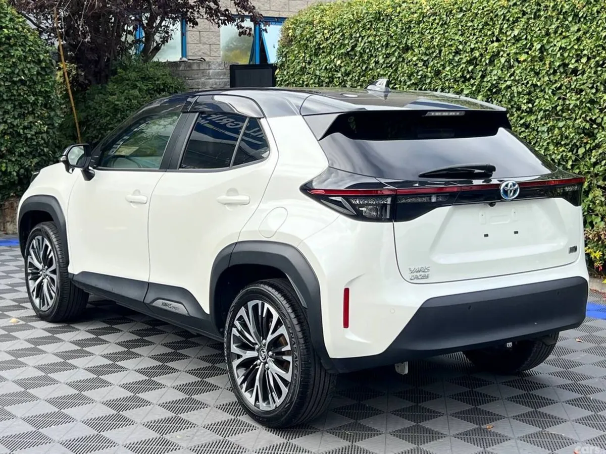 Toyota Yaris Cross SUV, Petrol Hybrid, 2022, White