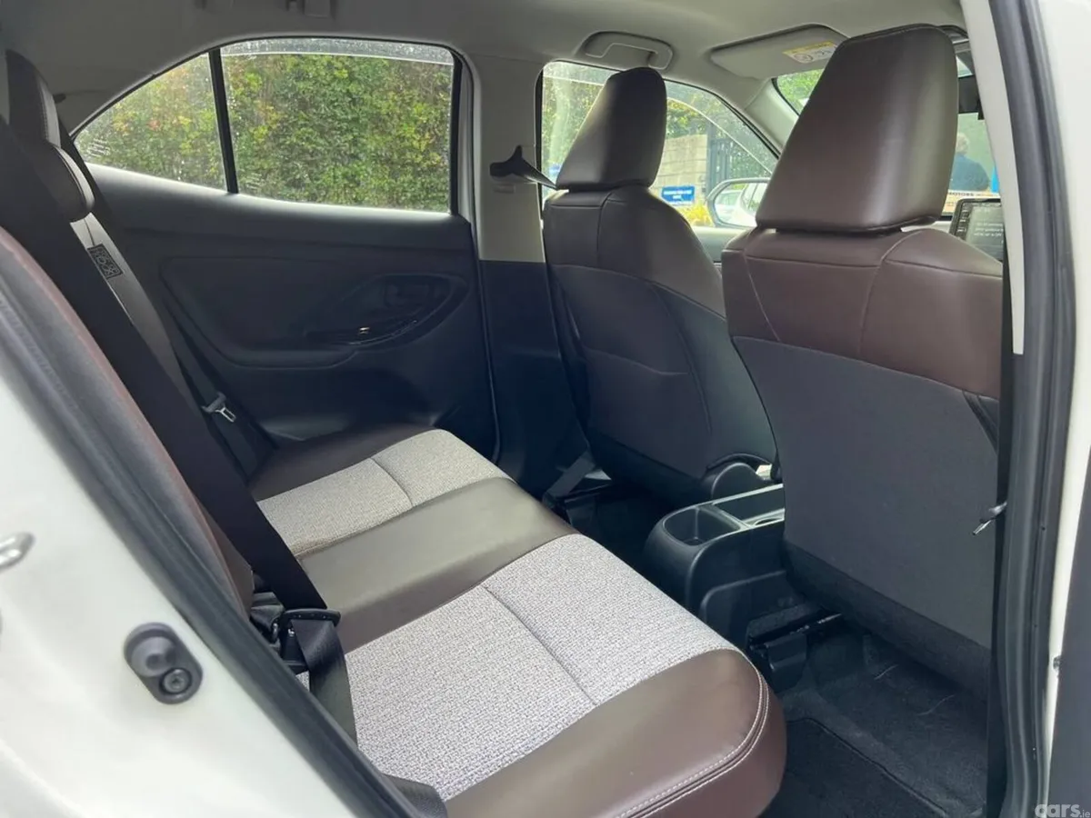 Toyota Yaris Cross SUV, Petrol Hybrid, 2022, White