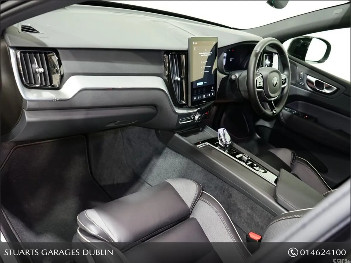 Volvo XC60 Estate, Petrol Hybrid, 2025, Black