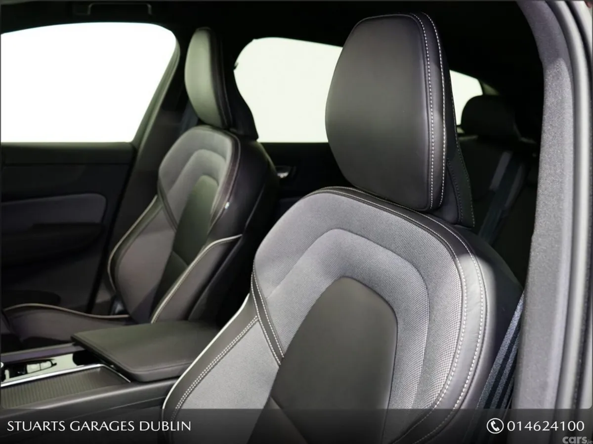 Volvo XC60 Estate, Petrol Hybrid, 2025, Black