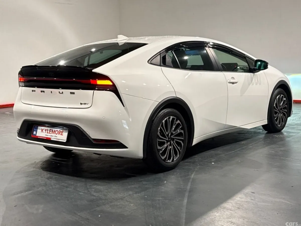 Toyota Prius Hatchback, Petrol Hybrid, 2025, White