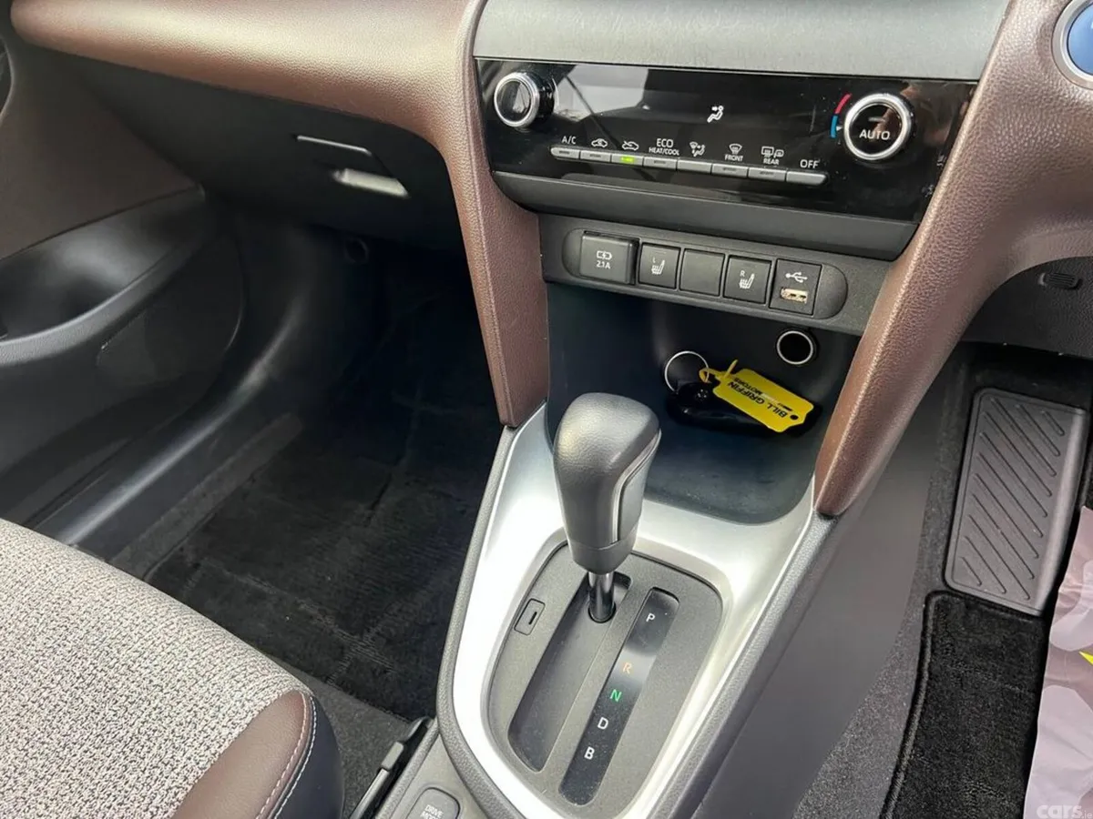 Toyota Yaris Cross SUV, Petrol Hybrid, 2022, White