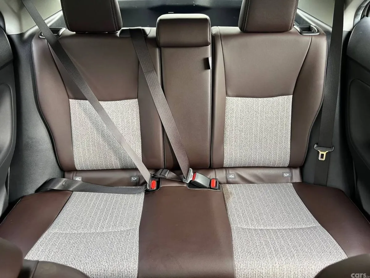 Toyota Yaris Cross SUV, Petrol Hybrid, 2022, White