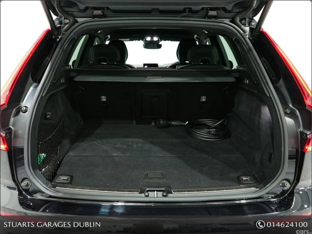Volvo XC60 Estate, Petrol Hybrid, 2025, Black