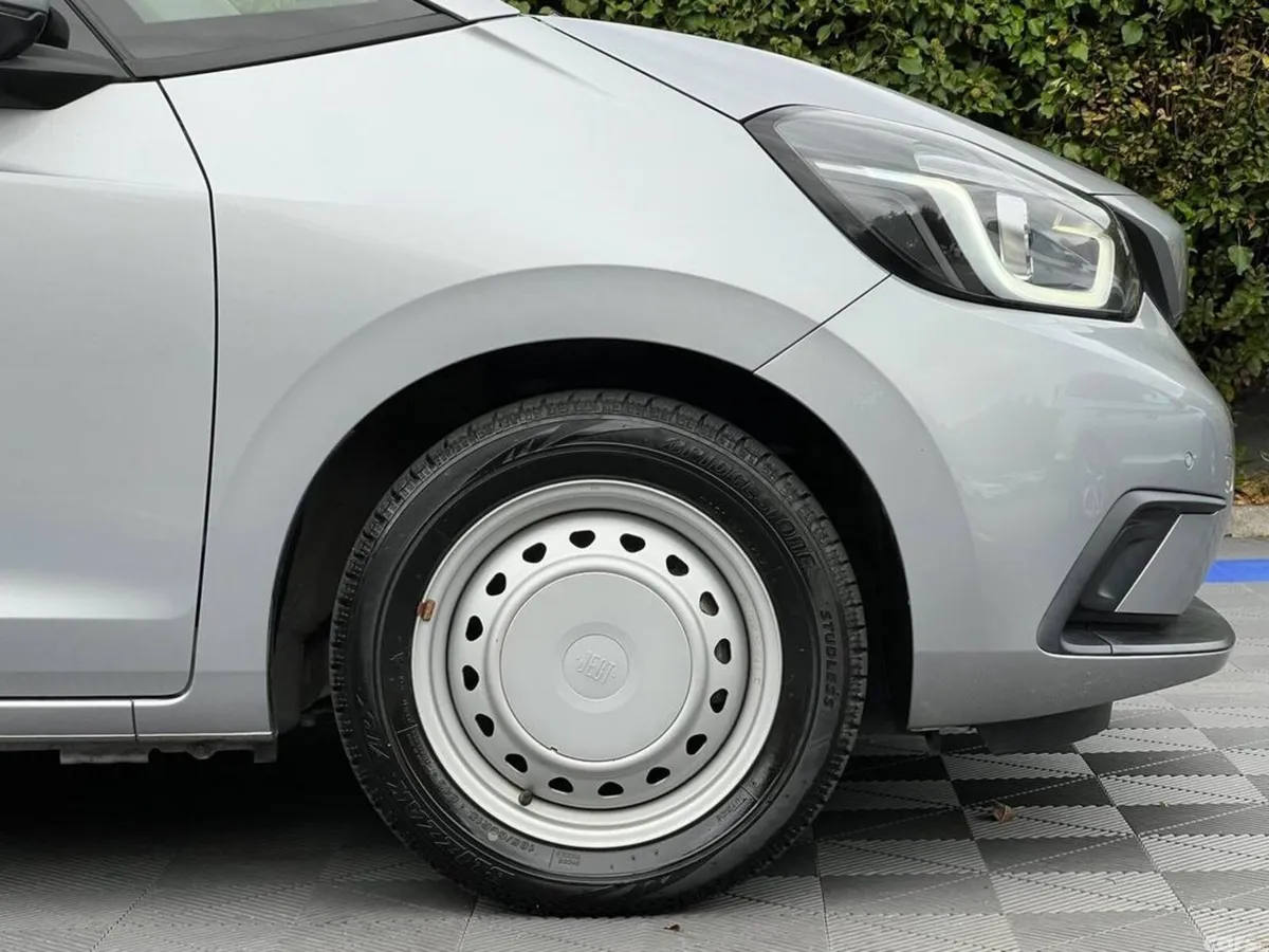 Honda Fit Hatchback, Petrol Hybrid, 2021, Silver