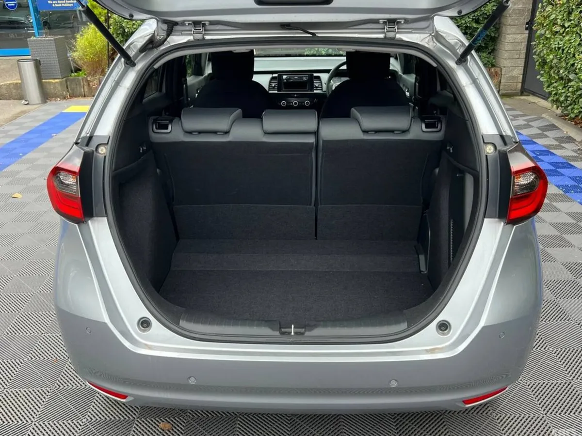 Honda Fit Hatchback, Petrol Hybrid, 2021, Silver