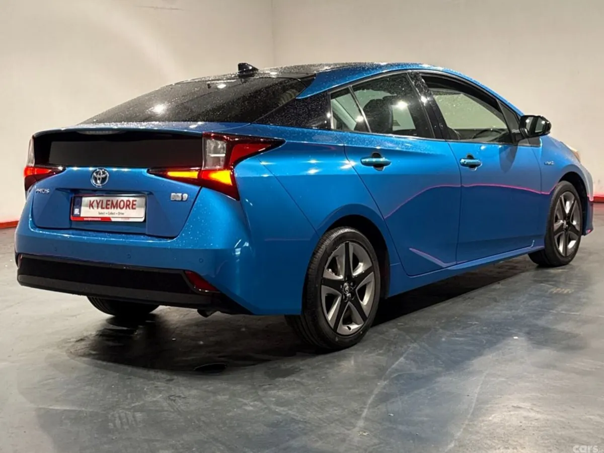 Toyota Prius Hatchback, Petrol Hybrid, 2019, Blue