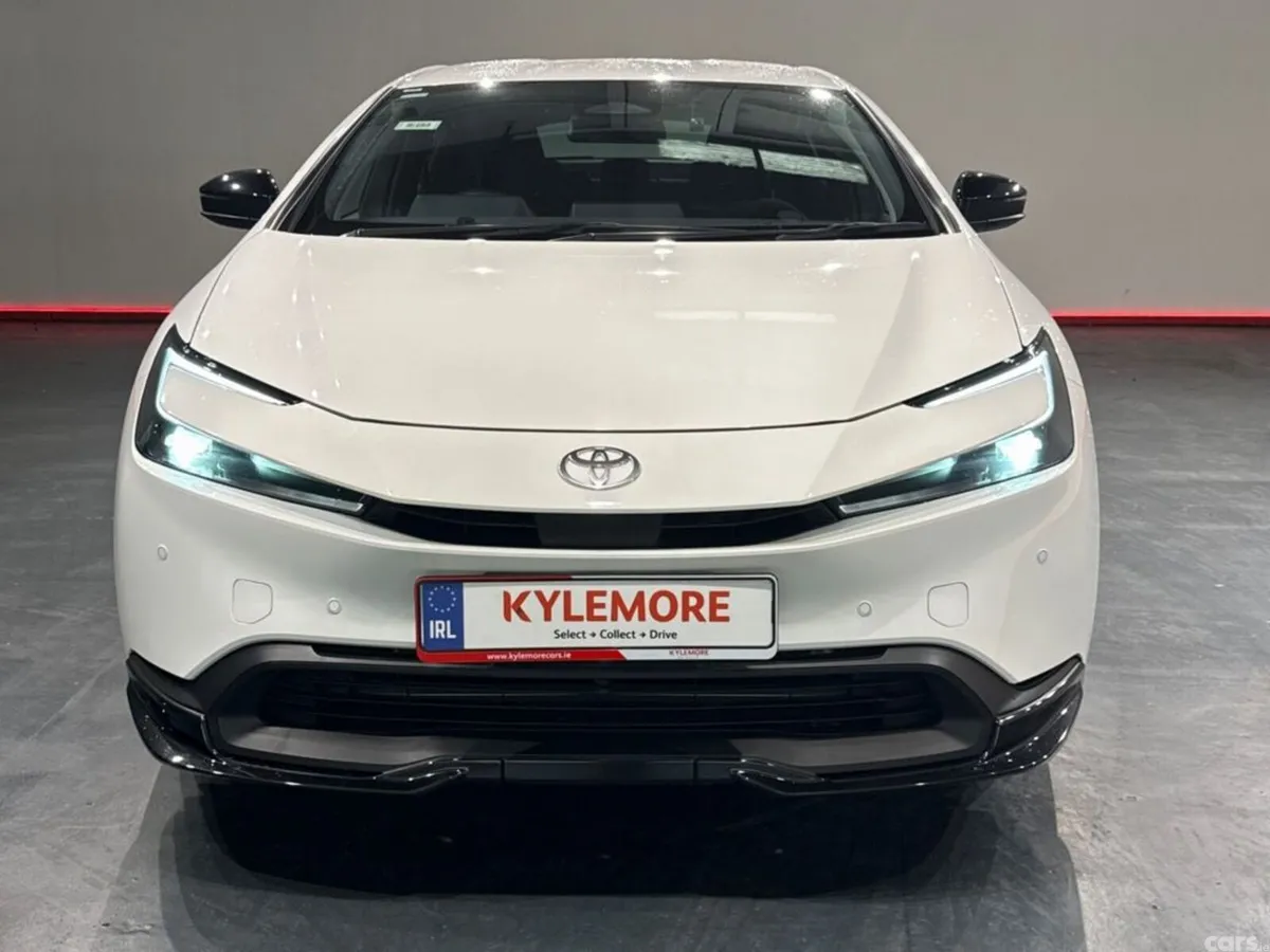 Toyota Prius Hatchback, Petrol Hybrid, 2025, White