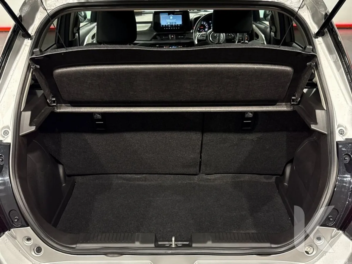 Suzuki Swift Hatchback, Petrol Hybrid, 2025, Silver