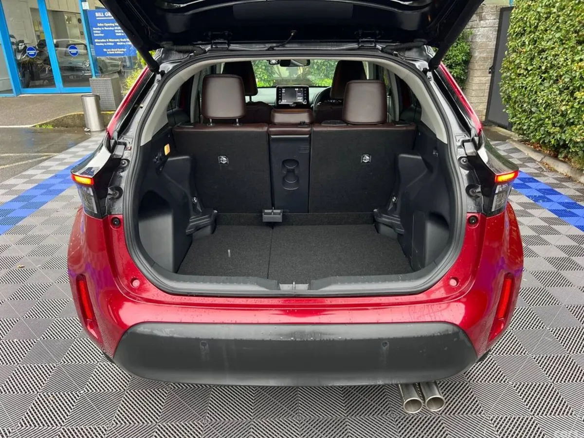 Toyota Yaris Cross SUV, Petrol Hybrid, 2021, Red