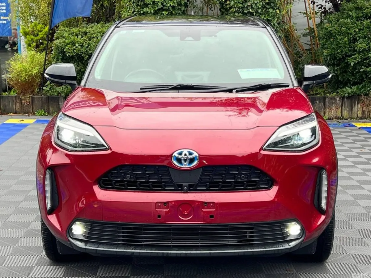 Toyota Yaris Cross SUV, Petrol Hybrid, 2021, Red