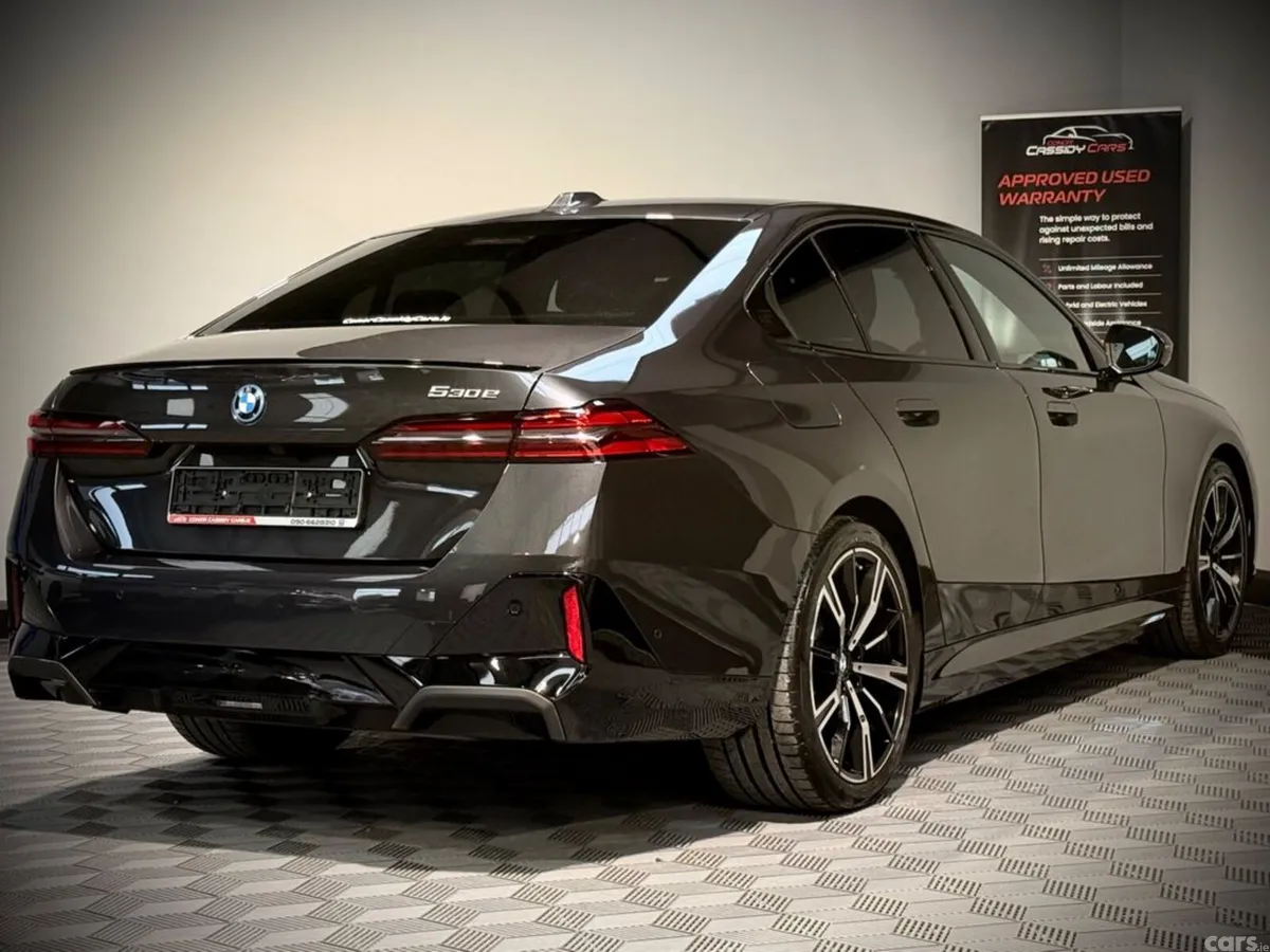 BMW 5-Series Saloon, Petrol Hybrid, 2026, Grey