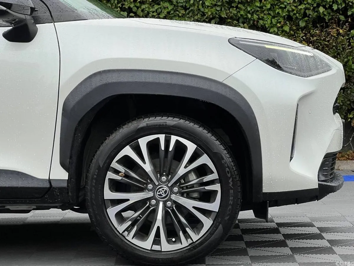 Toyota Yaris Cross SUV, Petrol Hybrid, 2021, White