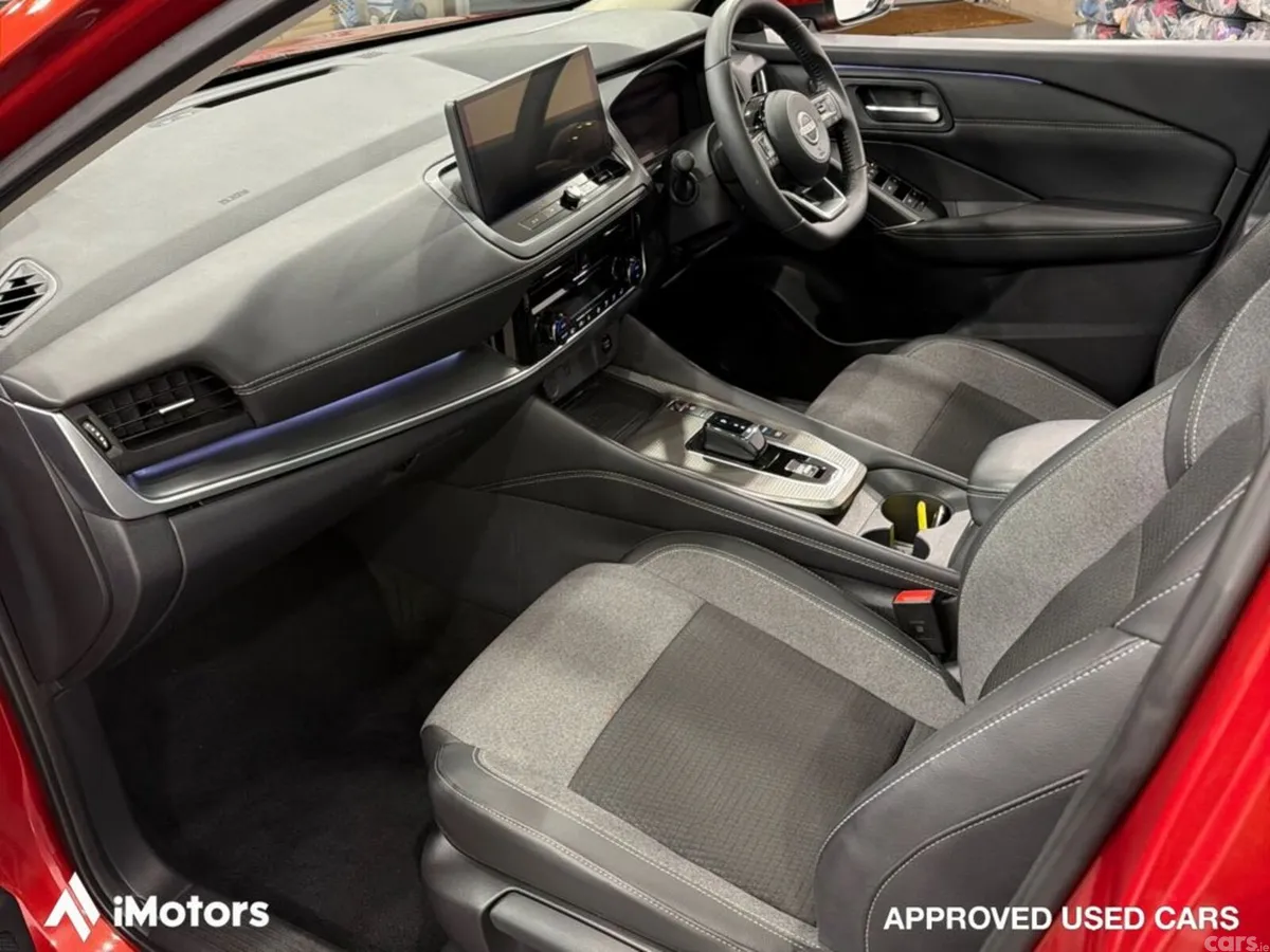 Nissan Qashqai SUV, Petrol Hybrid, 2026, Red