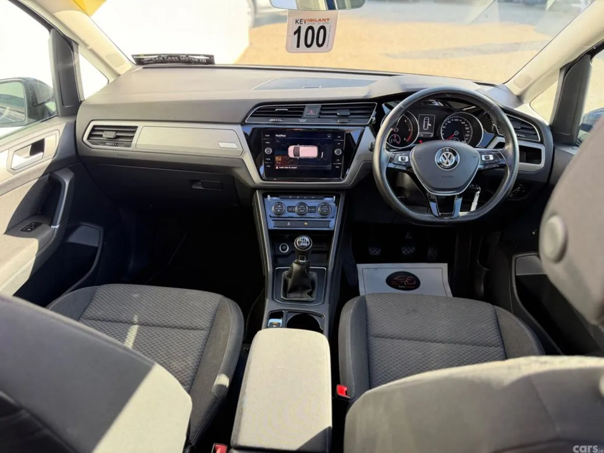 Volkswagen Touran MPV, Diesel, 2018, Blue