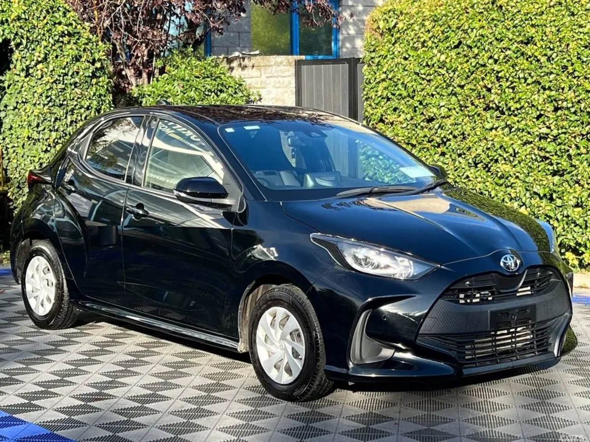 Toyota Yaris Hatchback, Petrol, 2022, Black