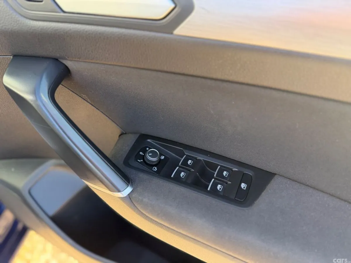 Volkswagen Touran MPV, Diesel, 2018, Blue