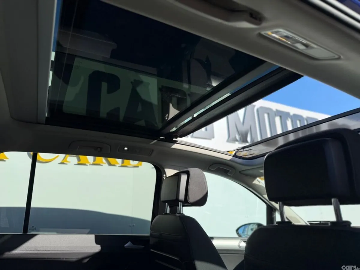 Volkswagen Touran MPV, Diesel, 2018, Blue