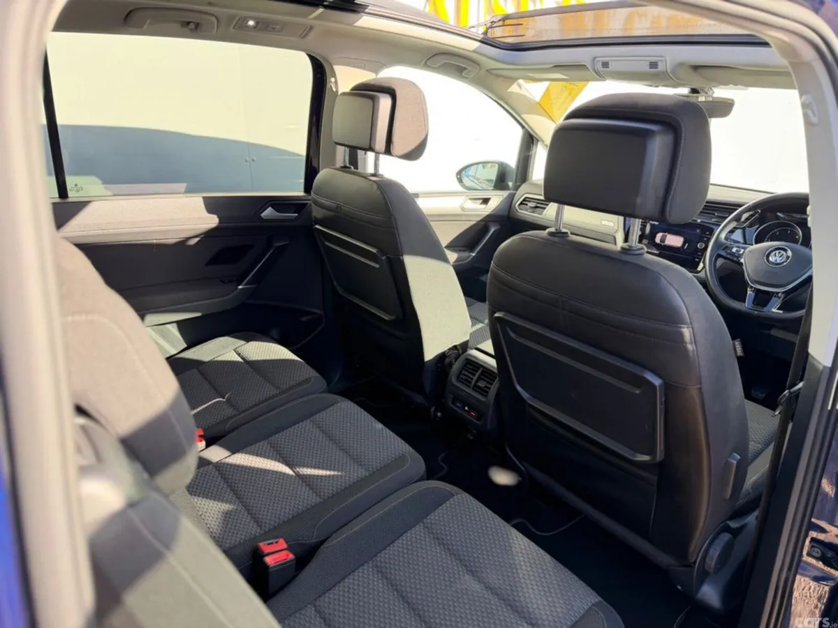Volkswagen Touran MPV, Diesel, 2018, Blue