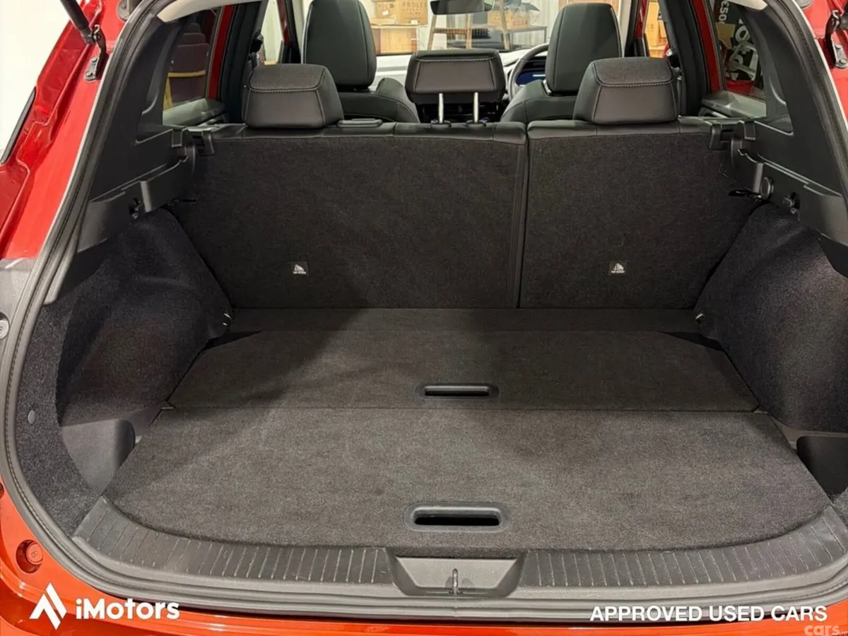 Nissan Qashqai SUV, Petrol Hybrid, 2026, Red