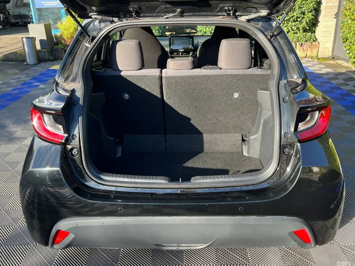 Toyota Yaris Hatchback, Petrol, 2022, Black