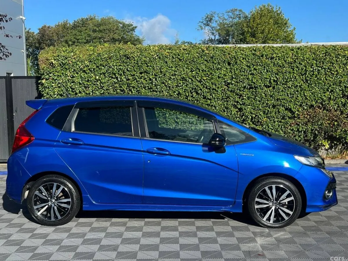 Honda Fit Hatchback, Petrol Hybrid, 2018, Blue