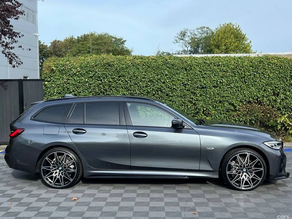 BMW 3-Series Estate, Petrol Plug-in Hybrid, 2022, Grey
