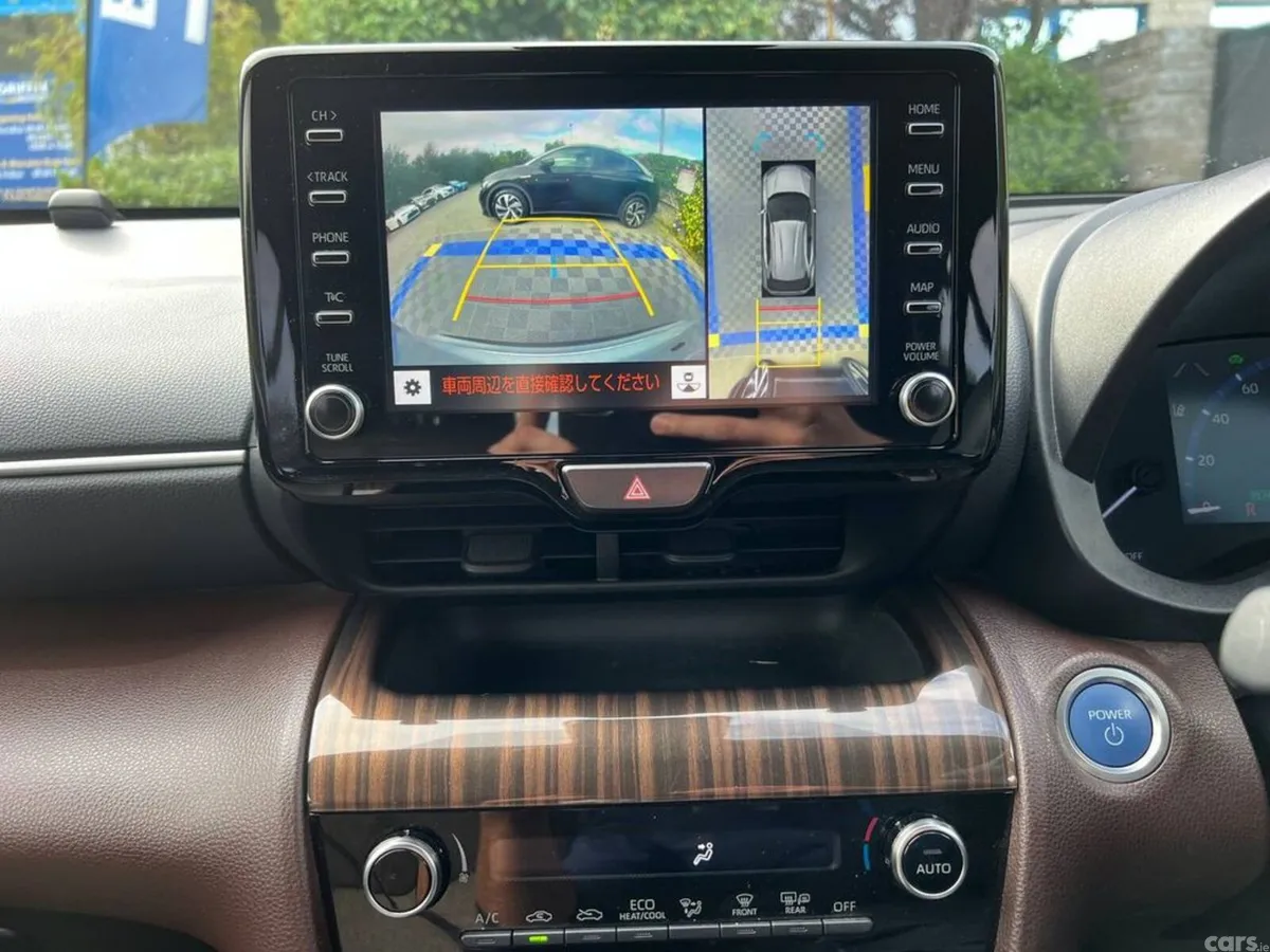 Toyota Yaris Cross SUV, Petrol Hybrid, 2021, Silver