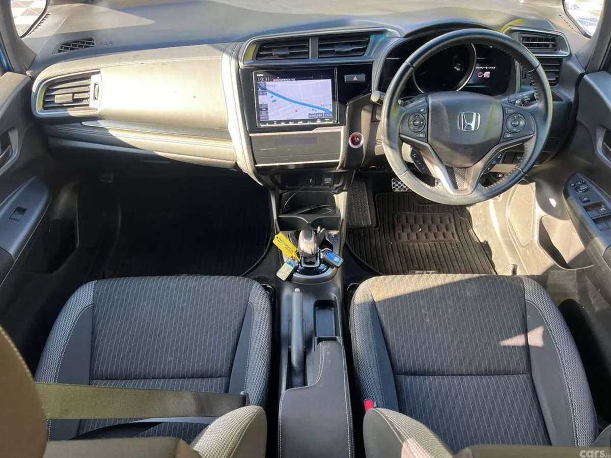 Honda Fit Hatchback, Petrol Hybrid, 2018, Blue