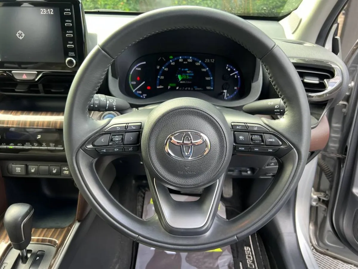 Toyota Yaris Cross SUV, Petrol Hybrid, 2021, Silver