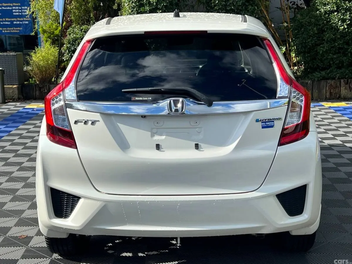 Honda Fit Hatchback, Petrol Hybrid, 2016, White