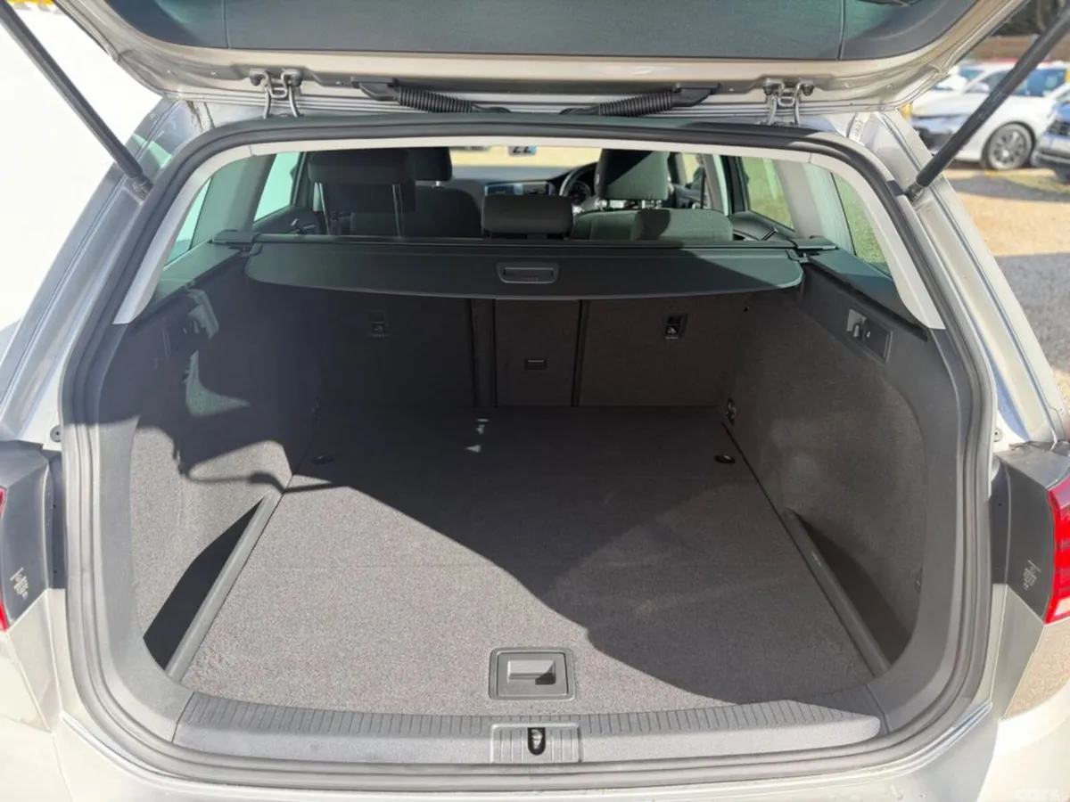 Volkswagen Golf Estate, Petrol, 2018, Silver