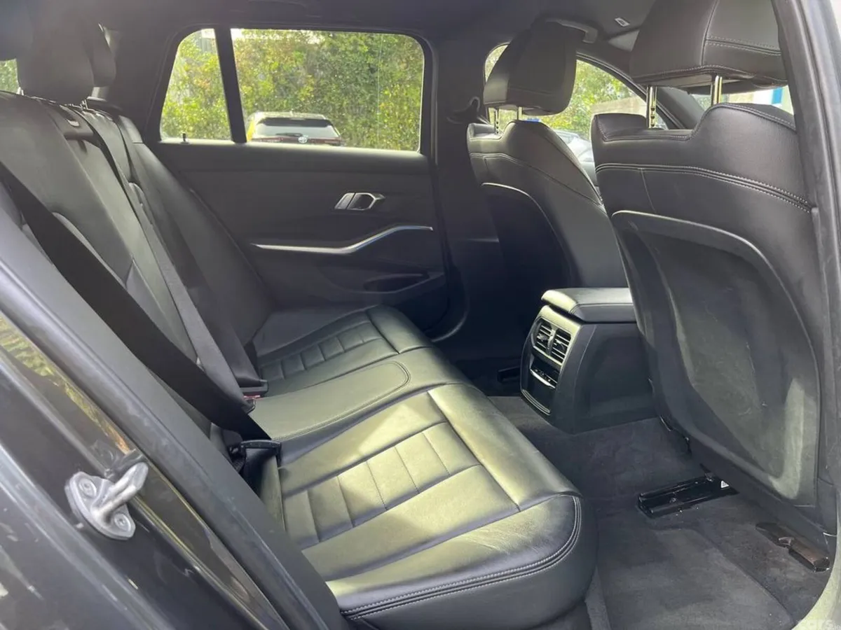 BMW 3-Series Estate, Petrol Plug-in Hybrid, 2022, Grey