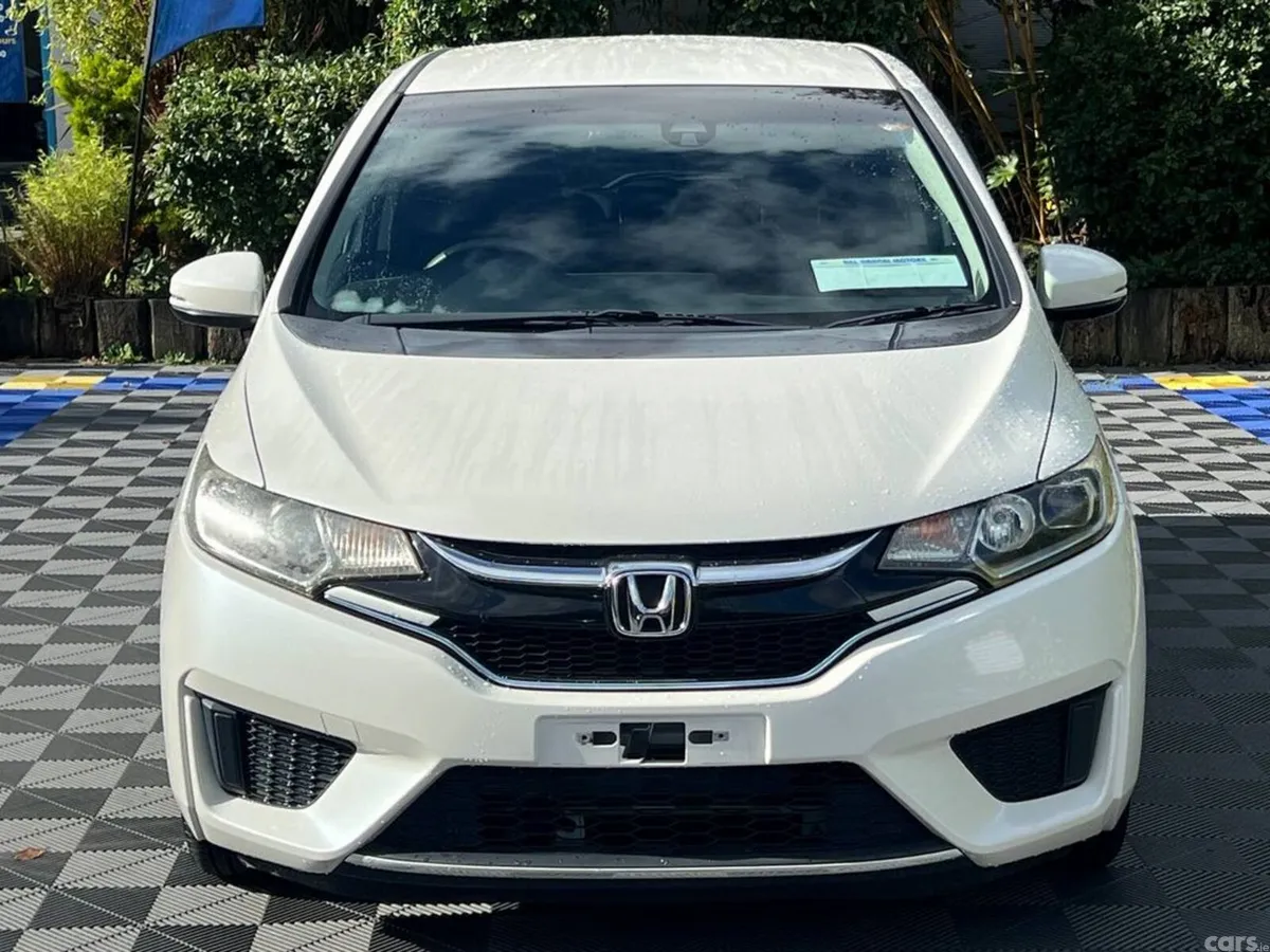 Honda Fit Hatchback, Petrol Hybrid, 2016, White