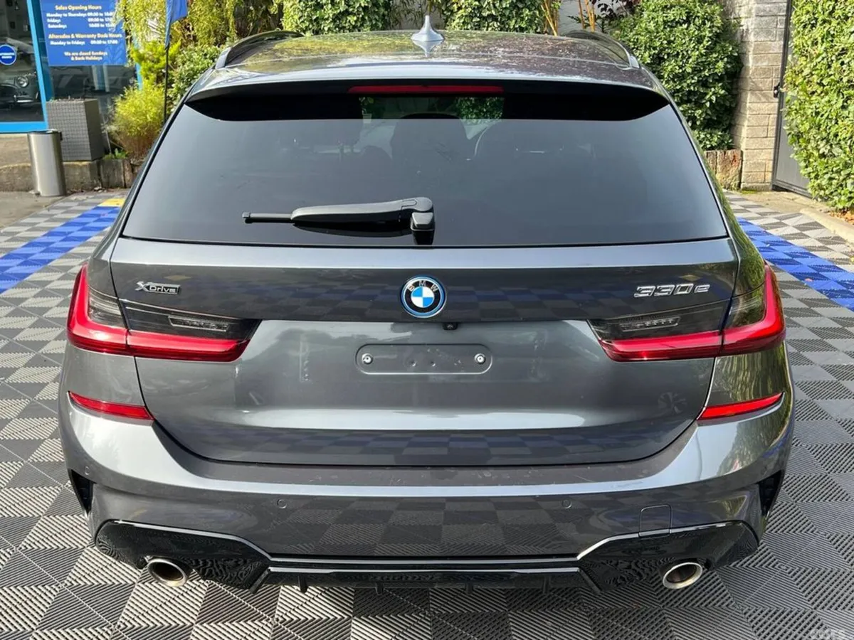 BMW 3-Series Estate, Petrol Plug-in Hybrid, 2022, Grey